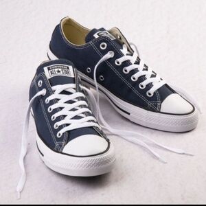 Blue low top converse